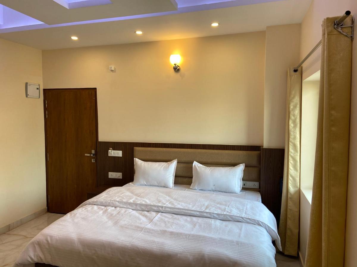 Hotel Tulsi Villa Dehradun Exterior photo